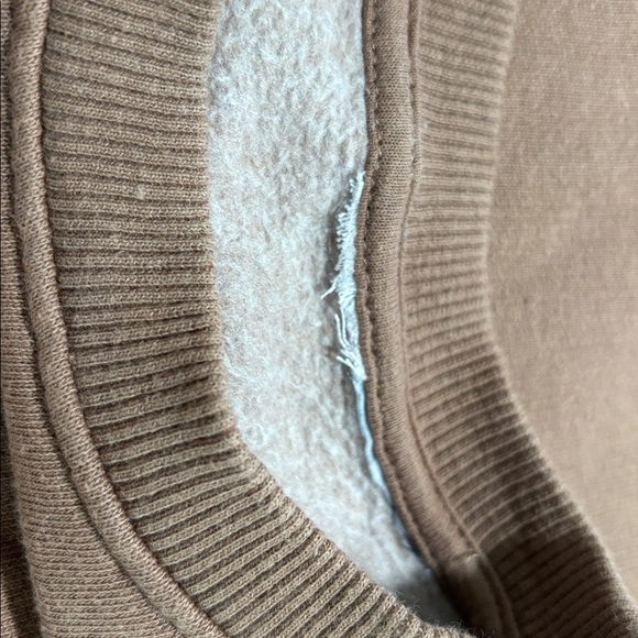 Zara No label on the neckSnoopy Graphic Sweatshirt Itās cute ā¤ļøš¤size aprox 5/6 - Picture 7 of 10